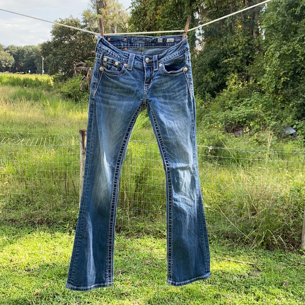 Inseam 28, size 25, medium wash